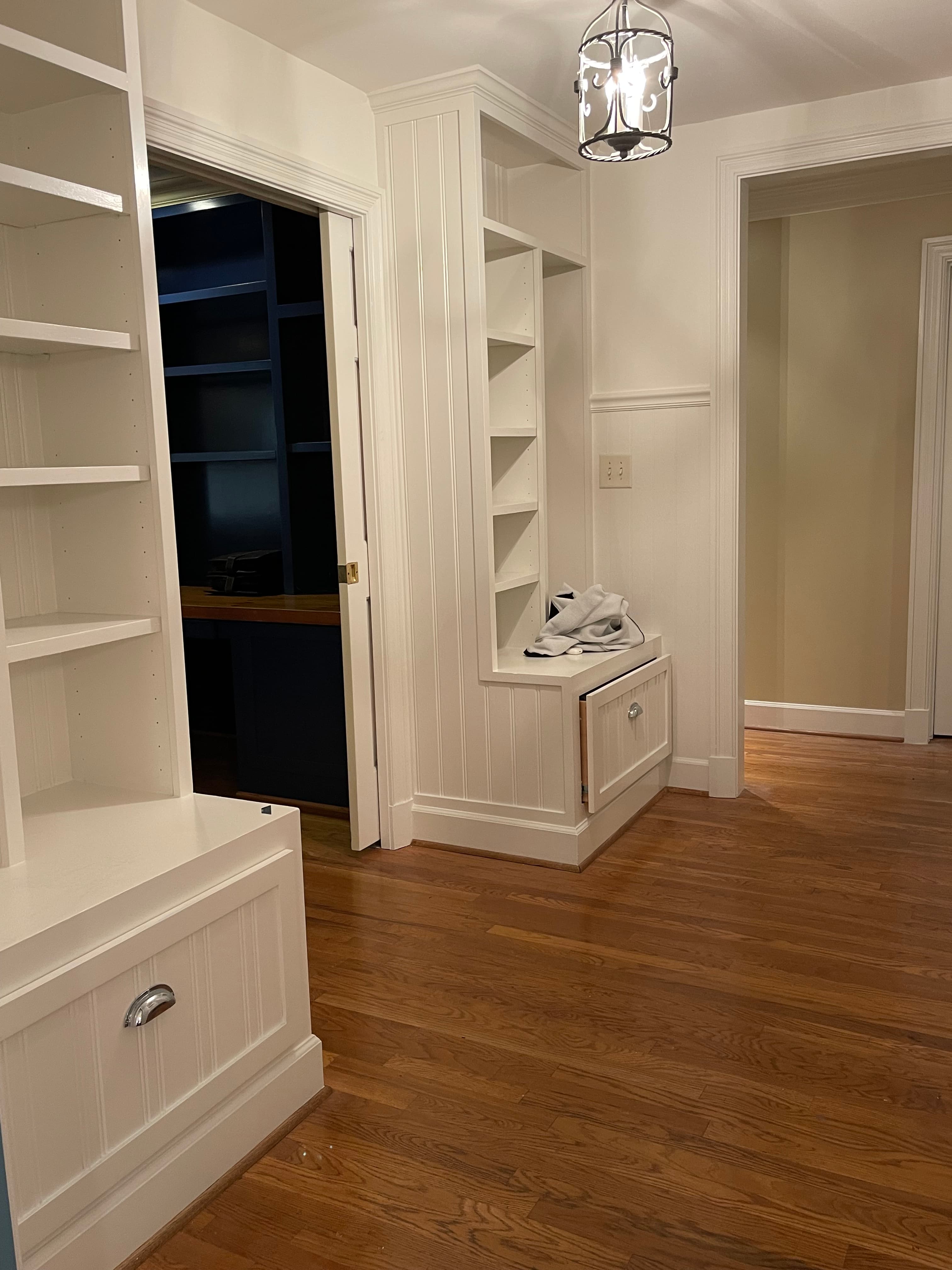 Luxurious Walk-In Closet Interior Finish