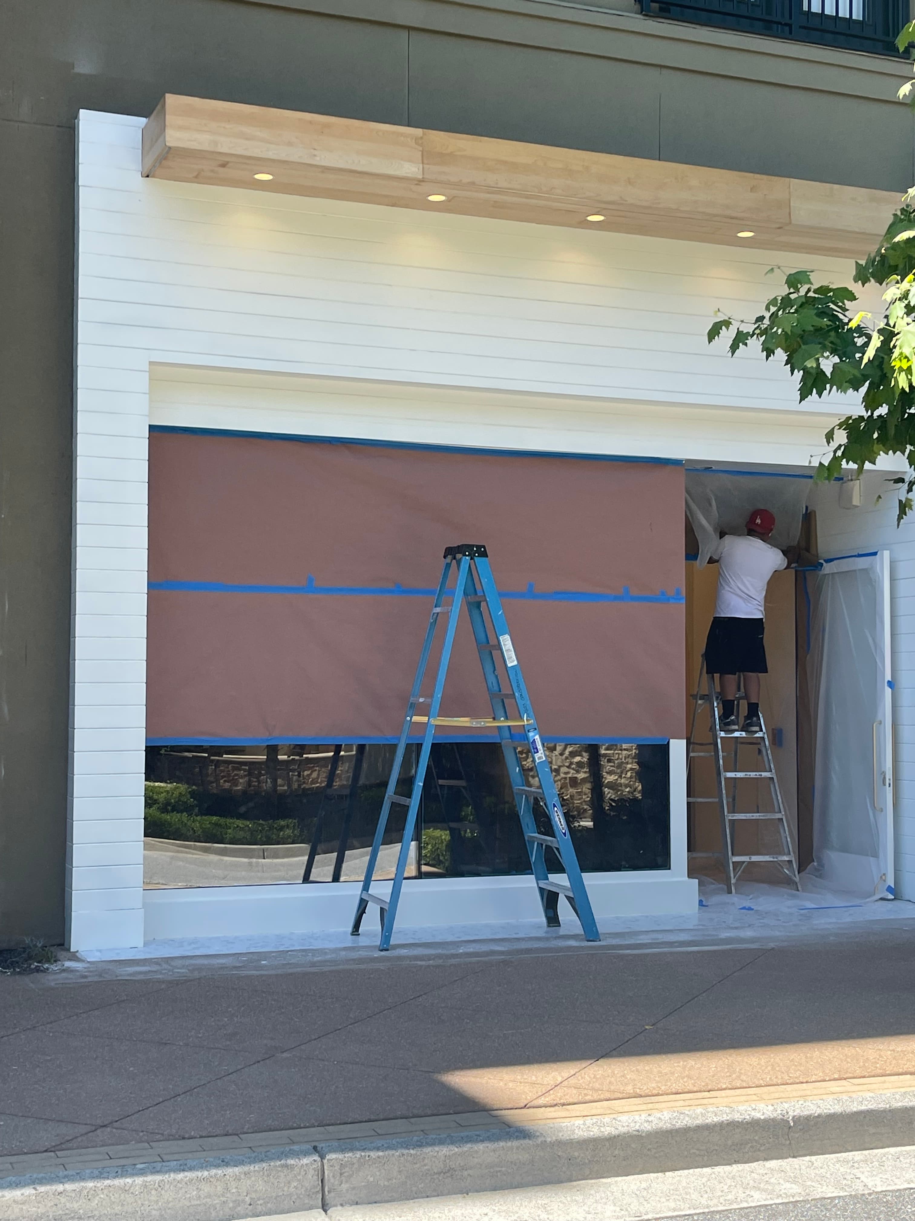 Modern Storefront Accent Wall Painting